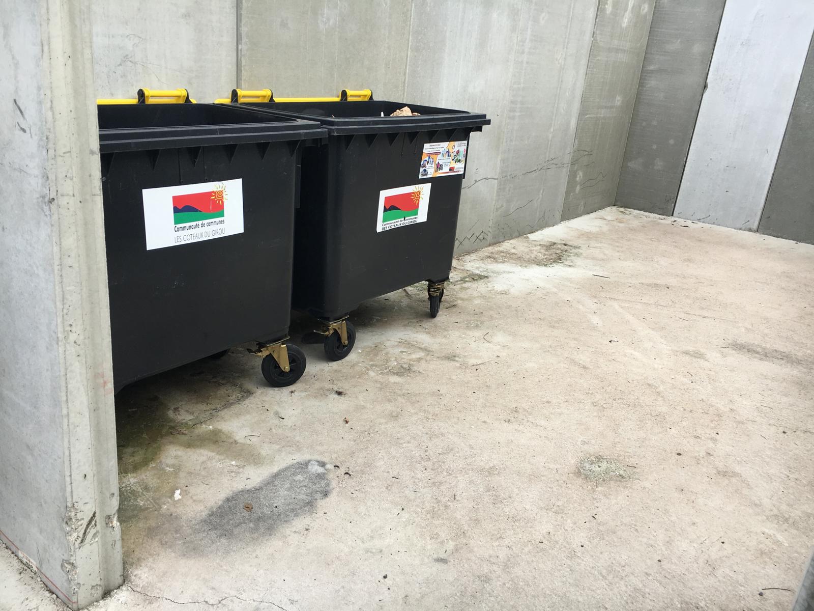 Intervention de nettoyage des containers extérieurs